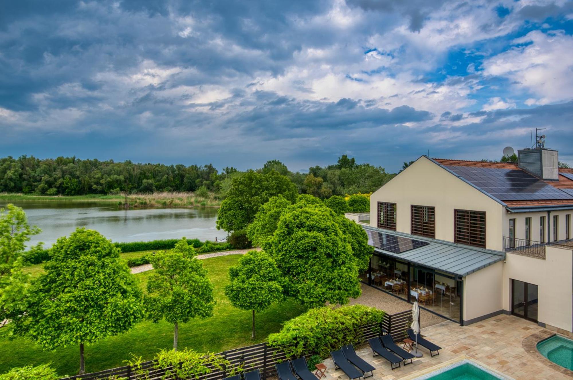 Tisza Balneum Hotel Tiszafüred Екстериор снимка