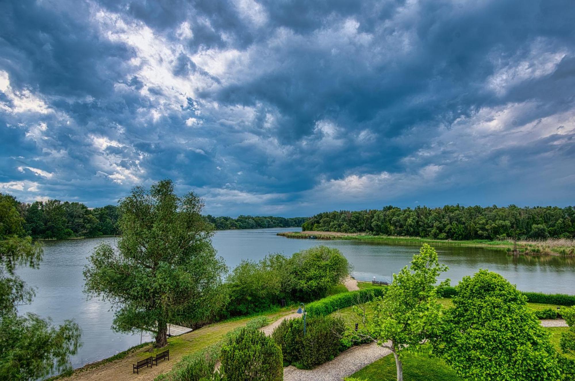 Tisza Balneum Hotel Tiszafüred Екстериор снимка